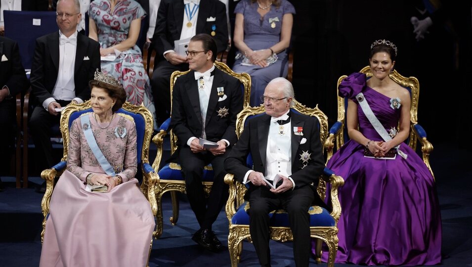 Carlos Gustavo y Silvia de Suecia y Victoria y Daniel de Suecia en los Premios Nobel 2023