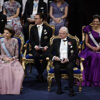 Carlos Gustavo y Silvia de Suecia y Victoria y Daniel de Suecia en los Premios Nobel 2023