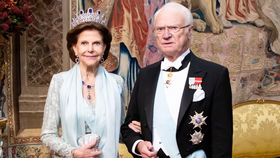 Carlos Gustavo y Silvia de Suecia en la cena a los premiados con el Nobel 2023