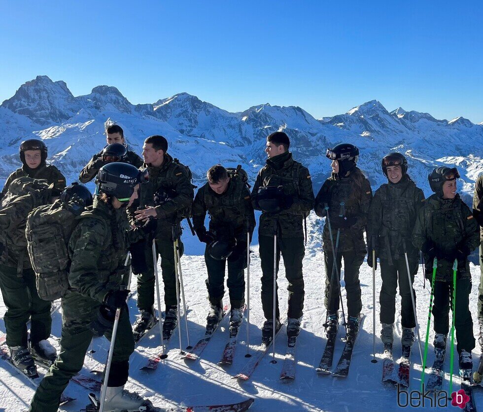 La Princesa Leonor esquiando en Astun durante su formación militar