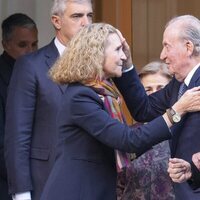 La peculiar despedida del Rey Juan Carlos y su hija la Infanta Elena