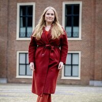 Amalia de Holanda en su posado navideño en el Palacio de Huis ten Bosch 