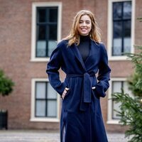 Alexia de Holanda, muy sonriente en su posado navideño en el Palacio de Huis ten Bosch 