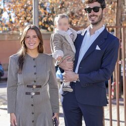 Marta Pombo y Luiz Zamalloa con su hija Matilda en el bautizo de Vega, hija de María Pombo