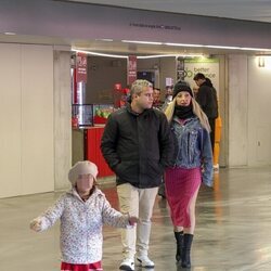 José Fernando y Michu con su hija Rocío en el partido de fútbol Artistas vs Famosos