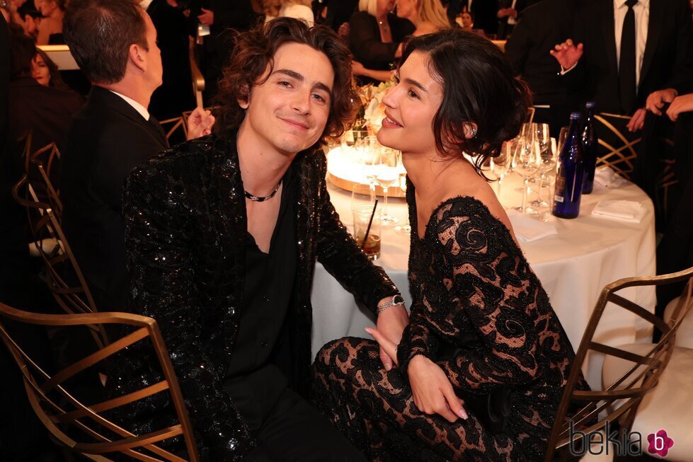 Timothée Chalamet y Kylie Jenner en la gala de los Globos de Oro 2024