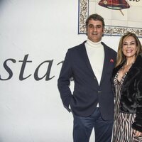 Jesulín de Ubrique posa con María José Campanario en la celebración de su 50 cumpleaños