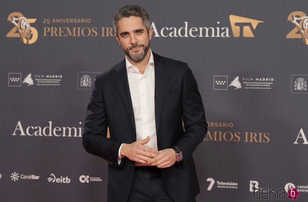 Roberto Leal en la alfombra roja de los Premios Iris 2024