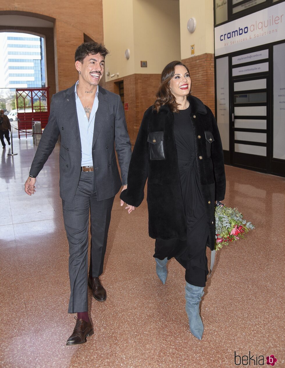 Luitingo y Jessica Bueno juntos tras su desfile en la SIMOF 2024