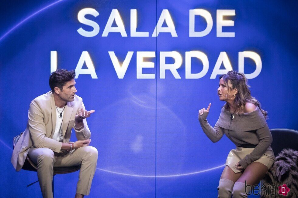 Efrén Reyero y Marta López discuten en la gala 2 de 'GH DÚO 2'