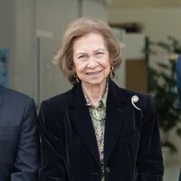 La Reina Sofía visitando un banco de alimentos en Vitoria