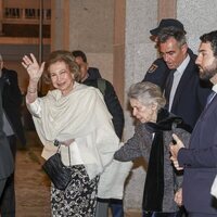 La Reina Sofía e Irene de Grecia, cogidas del brazo tras el concierto de Zubin Mehta en Madrid