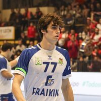 Pablo Urdangarin en un partido de balonmano en Nava de la Asunción