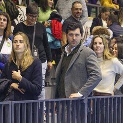 Victoria López-Quesada y Enrique Moreno de la Cova en un partido de balonmano