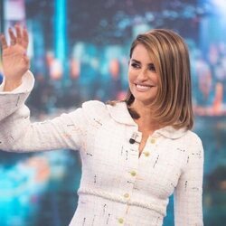 Penélope Cruz saludando en su entrada a 'El Hormiguero'