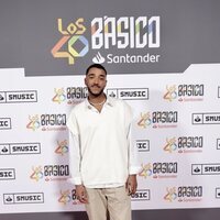 Omar ('OT 2023') en el concierto Los 40 Básico Santander de David Bisbal