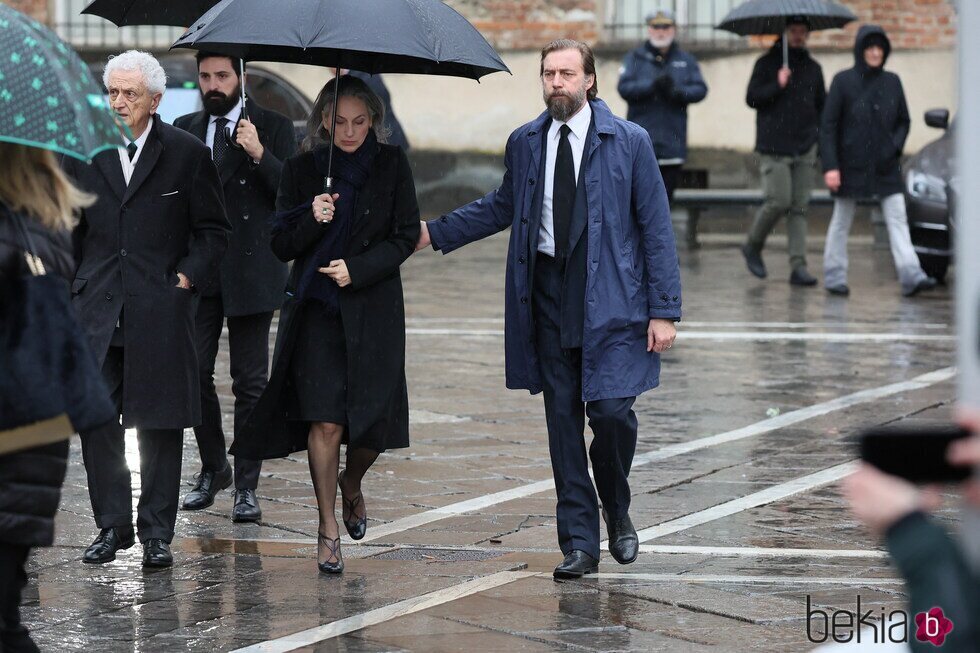 Aimón de Saboya-Aosta y Olga de Grecia en el funeral de Víctor Manuel de Saboya