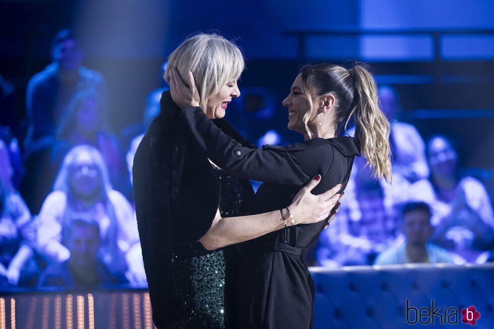 Ana María Aldón y su hija, Gema Aldón, se abrazan en la gala 6 de 'GH DÚO 2'