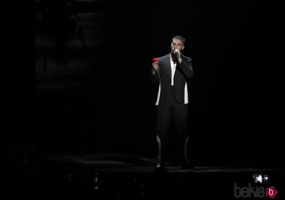 st. Pedro cantando 'Dos extraños' en el Benidorm Fest 2024