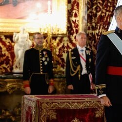 El Rey Felipe VI y Camilo Villarino en la presentación de Cartas Credenciales en el Palacio Real