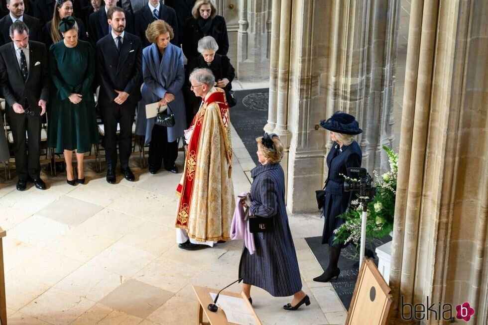 Ana María de Grecia y la Reina Camilla a su llegada al homenaje a Constantino de Grecia en Windsor