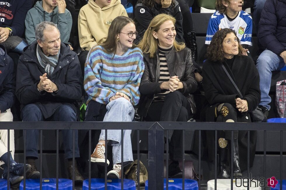 La Infanta Cristina y Johanna Zott en el partido entre el Granollers y el Ademar