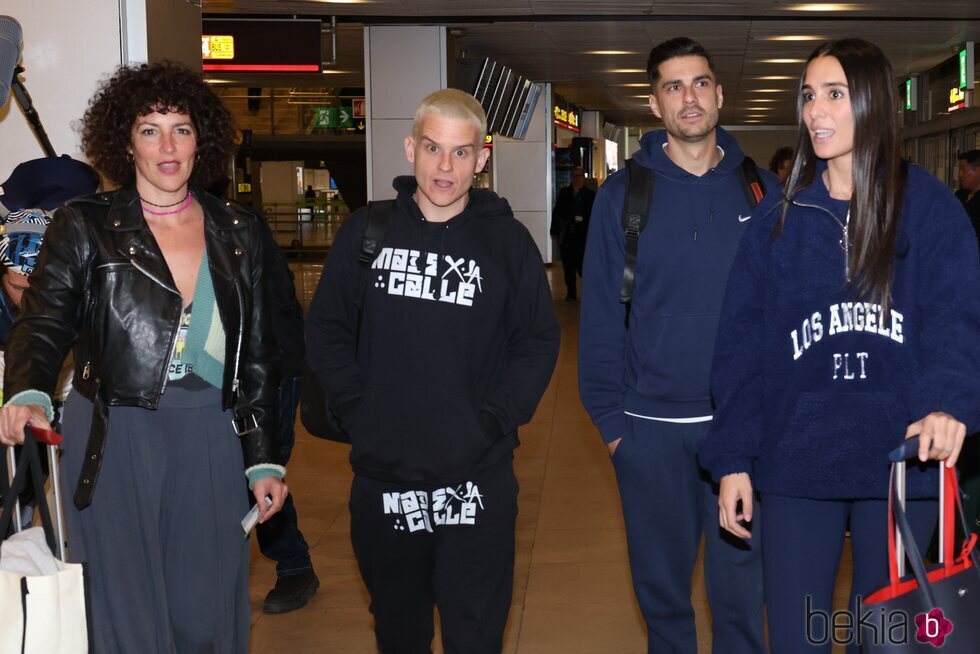 Rocío Madrid, Arkano, Mario González y Claudia Martínez en el aeropuerto rumbo a 'SV 2024'