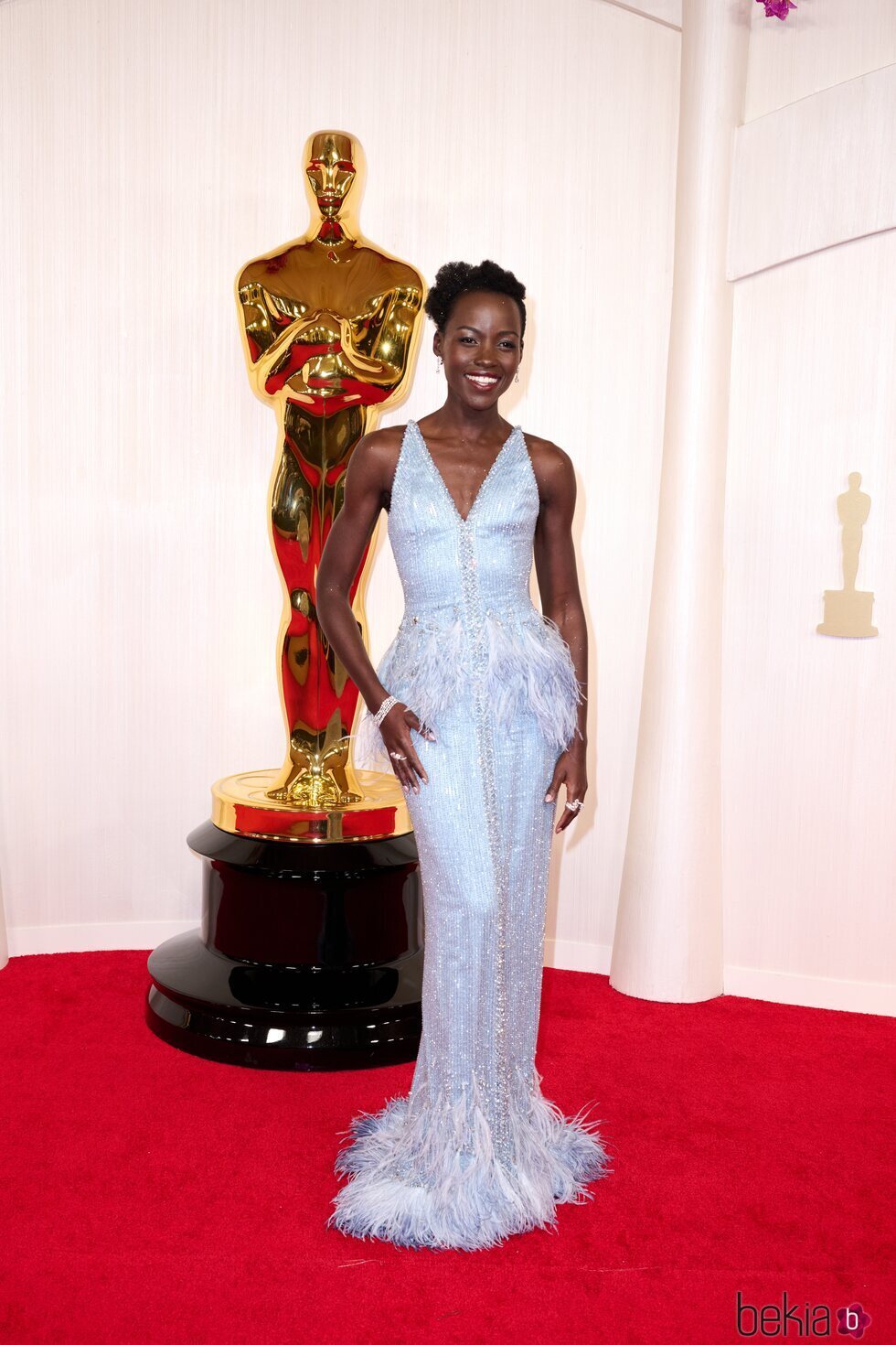 Lupita Nyong'o en la alfombra roja de los premios Oscar 2024