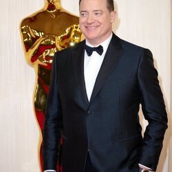 Brendan Fraser en la alfombra roja de los premios Oscar 2024