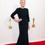 Jamie Lee Curtis en la alfombra roja de los premios Oscar 2024