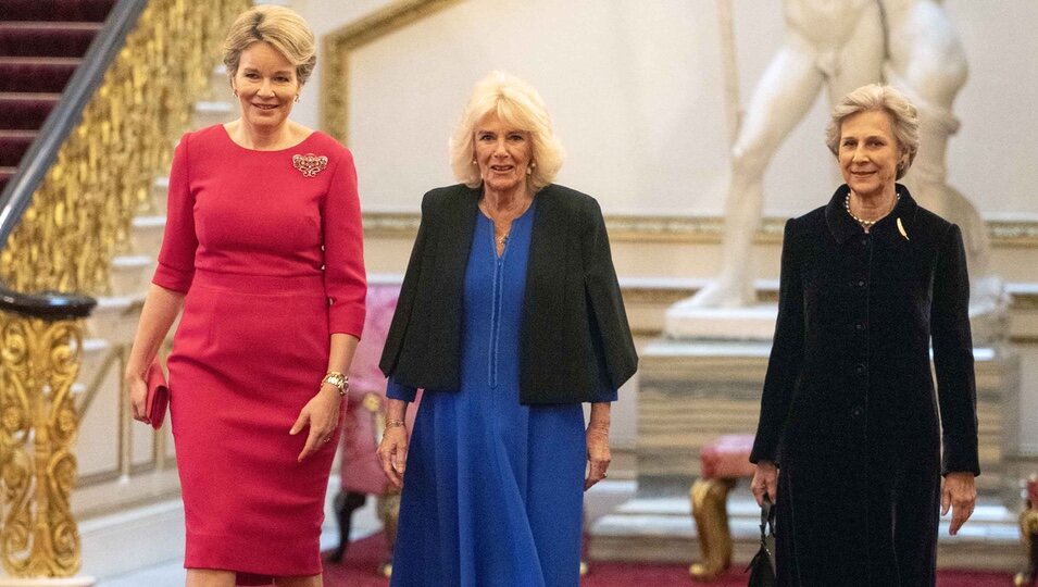 Matilde de Bélgica, la Reina Camilla y la Duquesa de Gloucester en una recepción por el Día Internacional de la Mujer en Buckingham