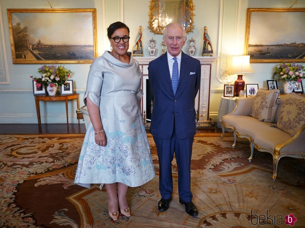 El Rey Carlos III y la Secretaria General de la Commonwealth en una audiencia en Buckingham Palace