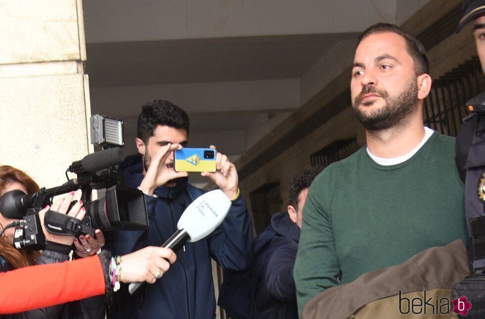 Antonio Tejado, a su salida de los Juzgados de Sevilla tras declarar