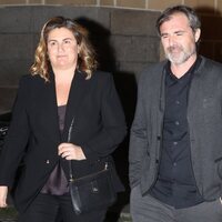 Carlota Corredera y su marido en el funeral de la madre de Joaquín Torres