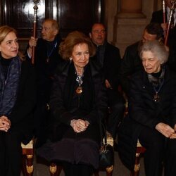 La Reina Sofía, Irene de Grecia y la Infanta Cristina en la procesión del Cristo de los Alabaderos en Madrid