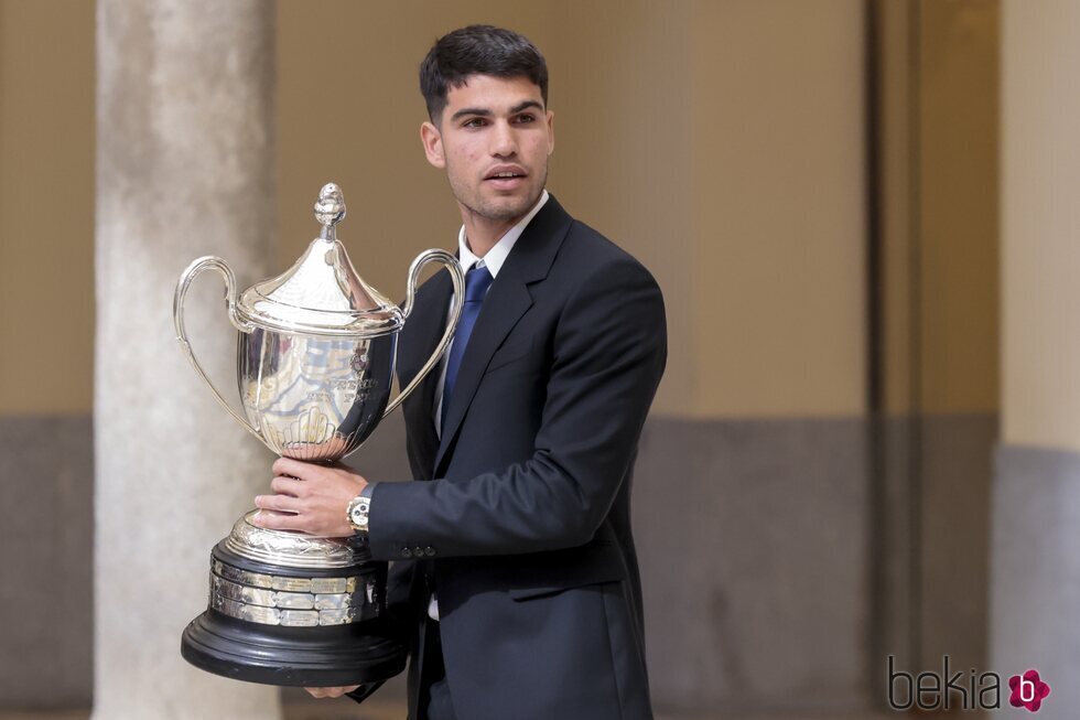 Carlos Alcaraz con el Premio Rey Felipe en los Premios Nacionales del Deporte 2022