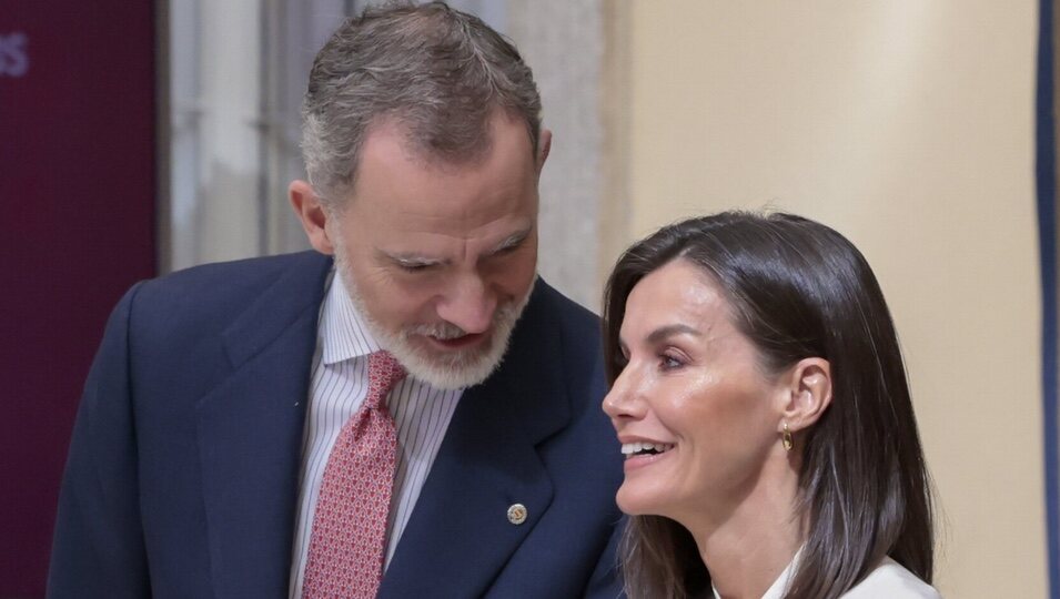 Los Reyes Felipe y Letizia, muy cómplices en los Premios Nacionales del Deporte 2022