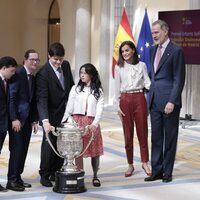 Los Reyes Felipe y Letizia con los ganadores del Premio Infanta Sofía en los Premios Nacionales del Deporte 2022