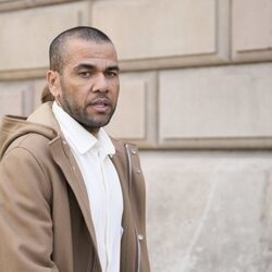 Dani Alves yendo a la Audiencia de Barcelona por primera vez tras salir de prisión