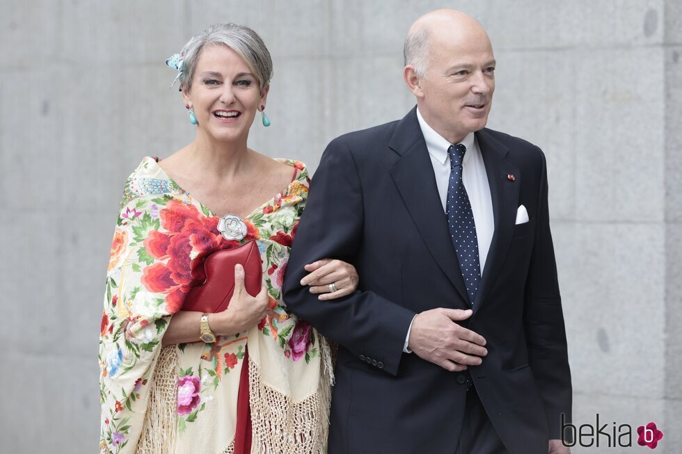 Kubrat de Bulgaria y Carla Royo-Villanova en la boda de José Luis Martínez-Almeida y Teresa Urquijo