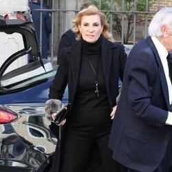 María Zurita y su padre, Carlos Zurita, en el funeral de Fernando Gómez-Acebo