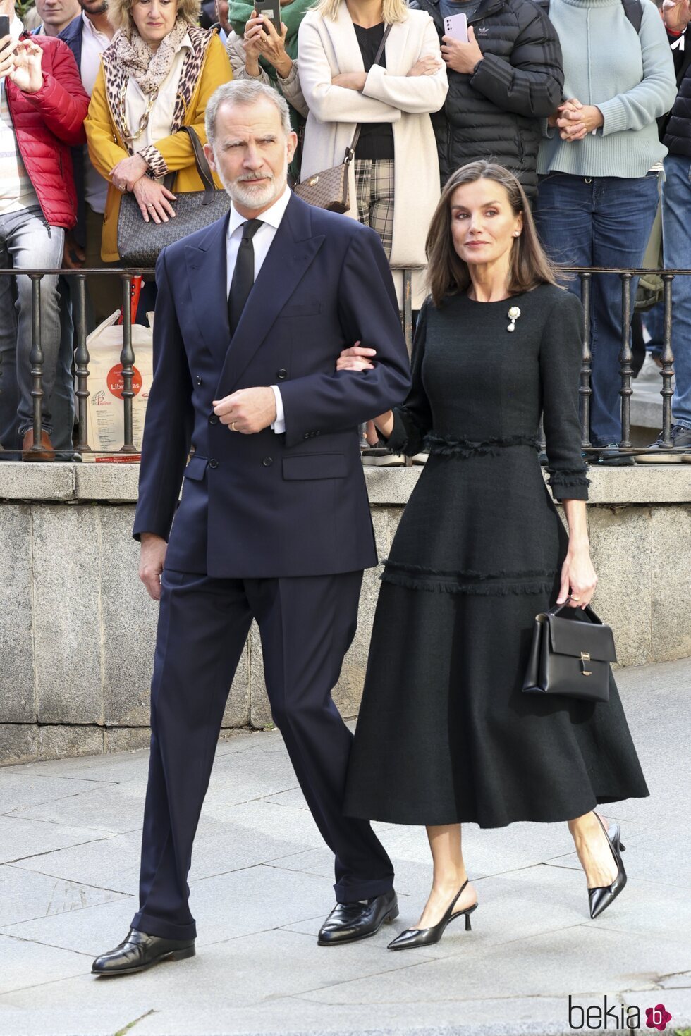 Los Reyes Felipe y Letizia en la misa funeral de Fernando Gómez-Acebo