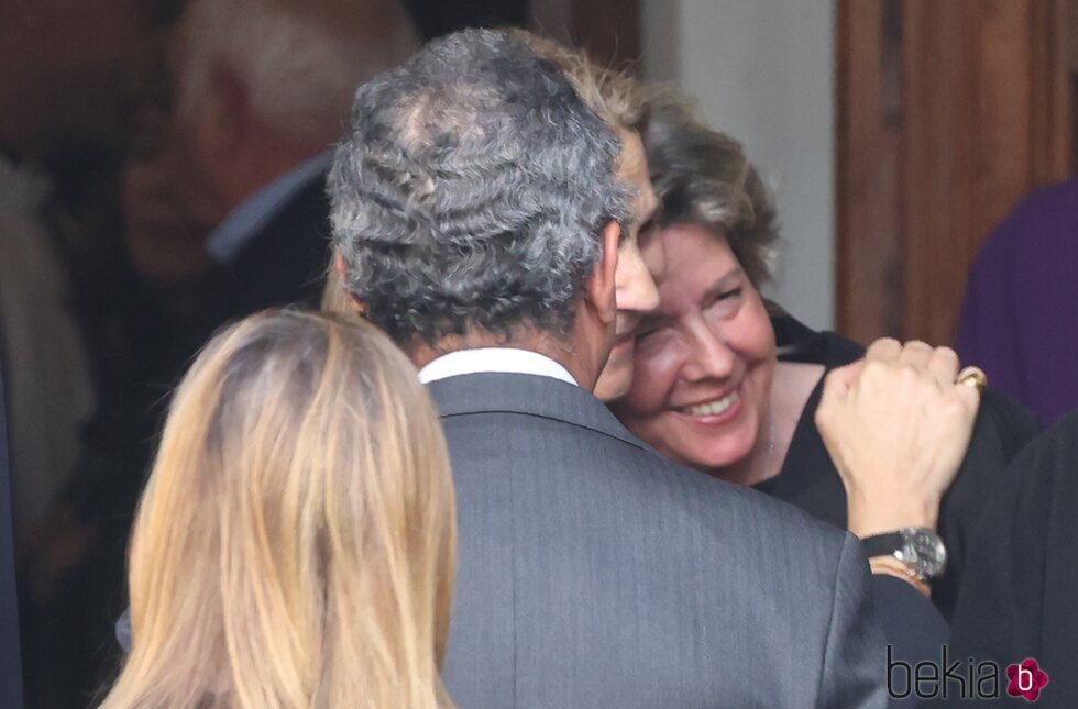 La Infanta Elena y Simoneta Gómez-Acebo, muy cómplices en la misa funeral por Fernando Gómez-Acebo