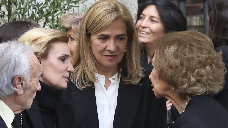 Carlos Zurita, María Zurita, la Infanta Cristina y la Reina Sofía en la misa funeral por Fernando Gómez-Acebo