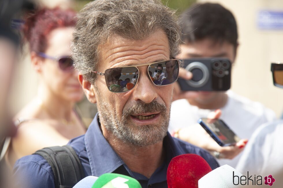 Rodolfo Sancho llegando a la segunda sesión del juicio a Daniel Sancho en Tailandia