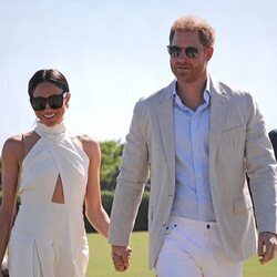 El Príncipe Harry y Meghan Markle en el Royal Salute Polo Challenge