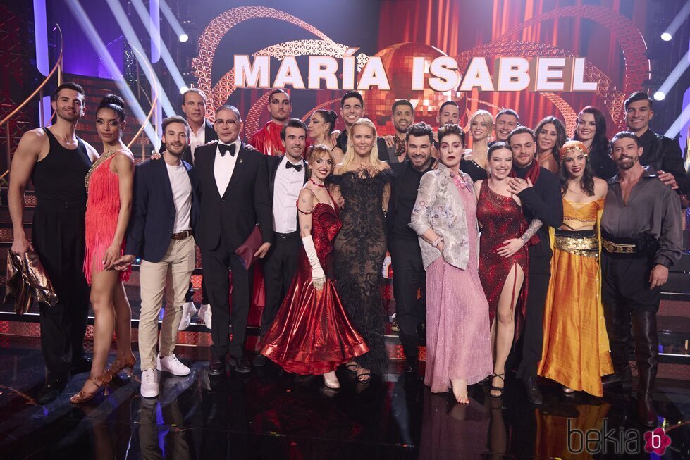 Concursantes y bailarines de 'Bailando con las estrellas' en la final