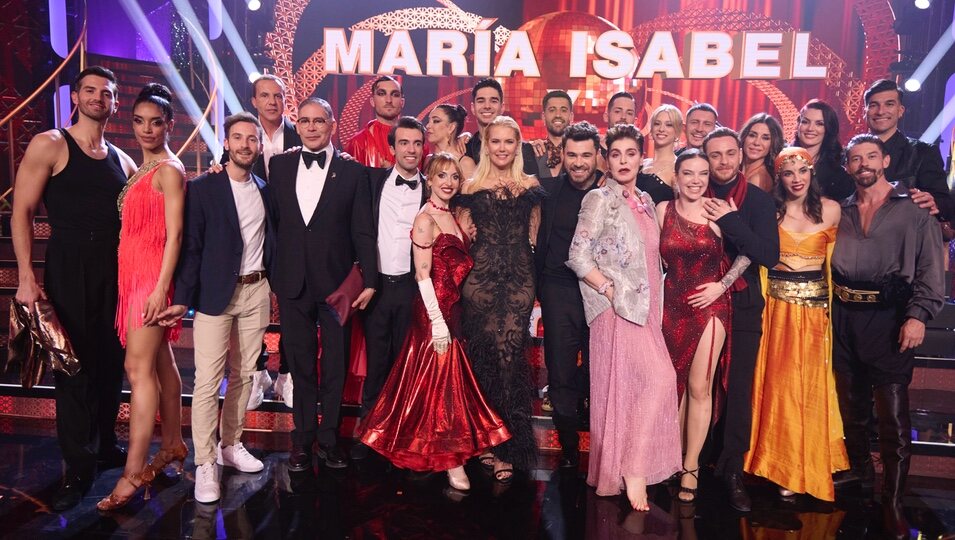 Concursantes y bailarines de 'Bailando con las estrellas' en la final