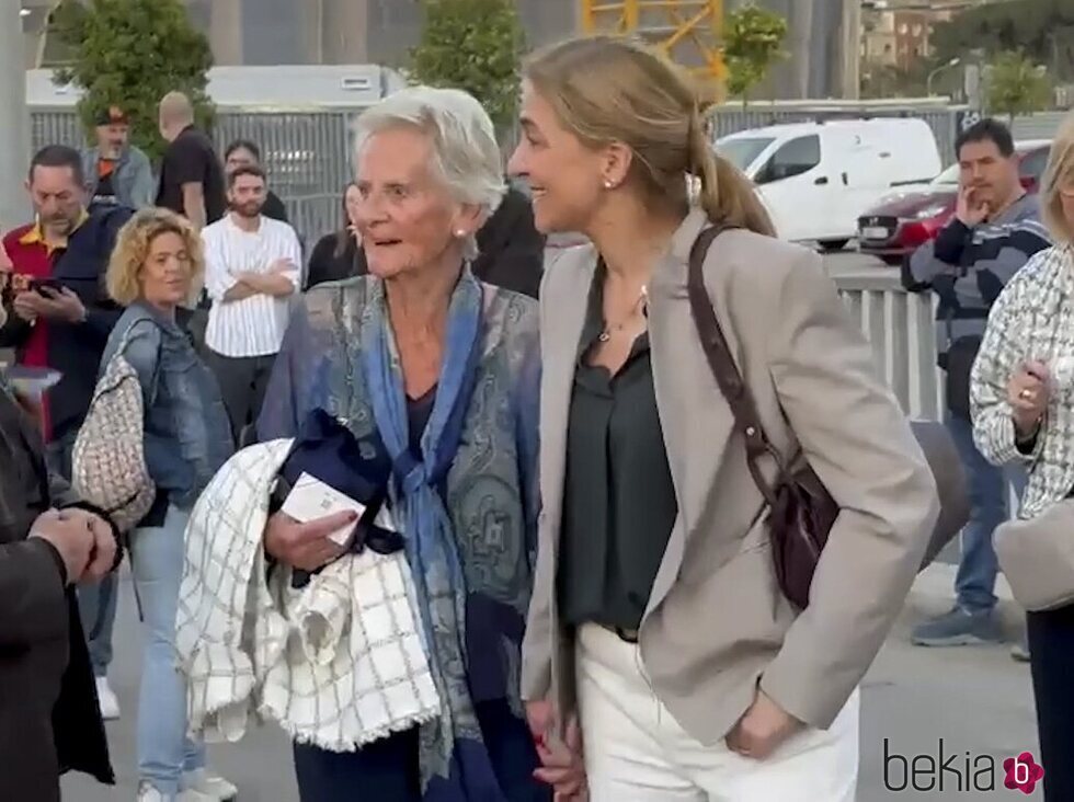 La Infanta Cristina y su exsuegra Claire Liebaert, juntas tras un partido de Pablo Urdangarin