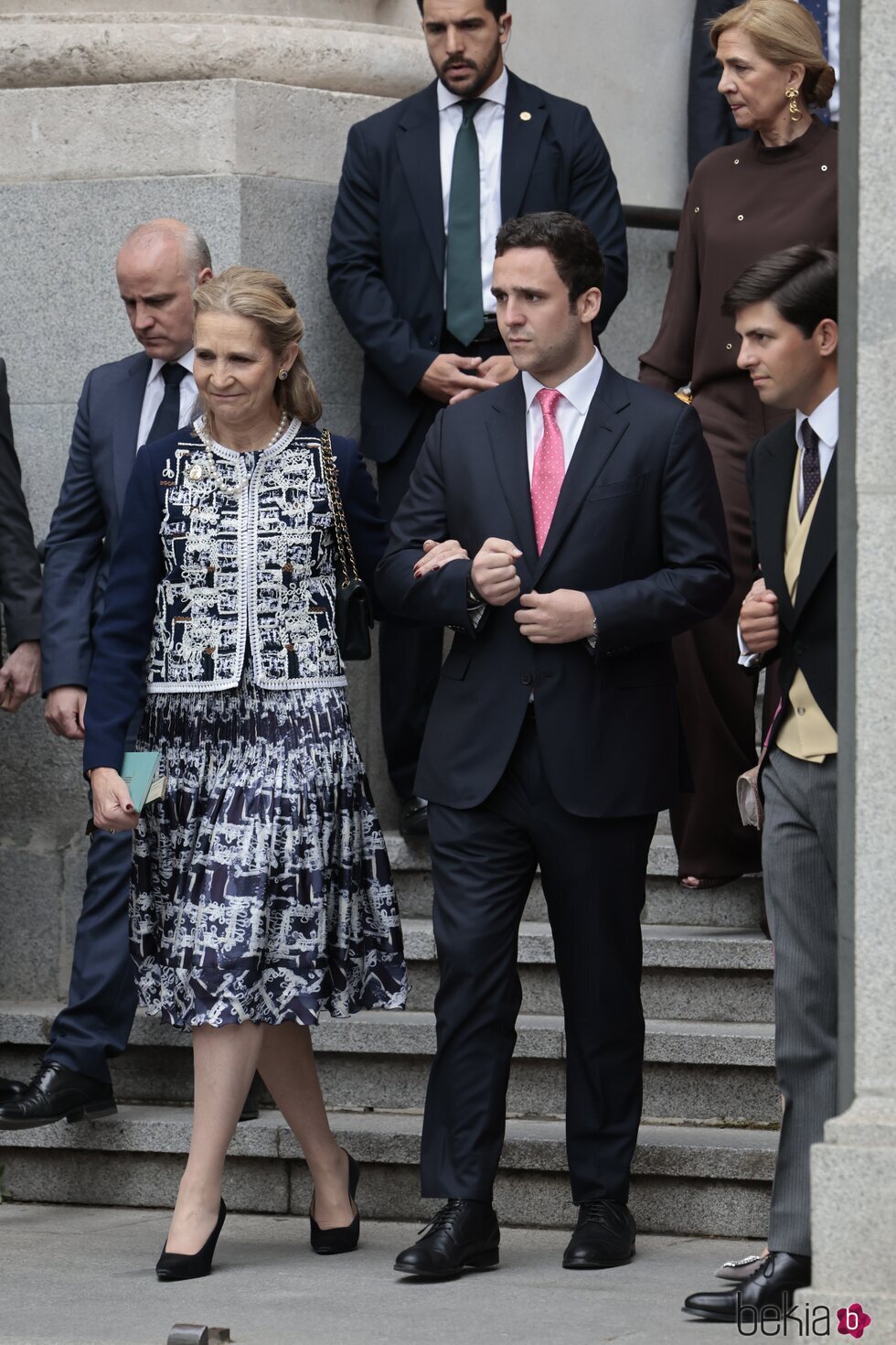 La Infanta Cristina, la Infanta Elena, Froilán y Juan Urquijo en Almeida y Teresa Urquijo